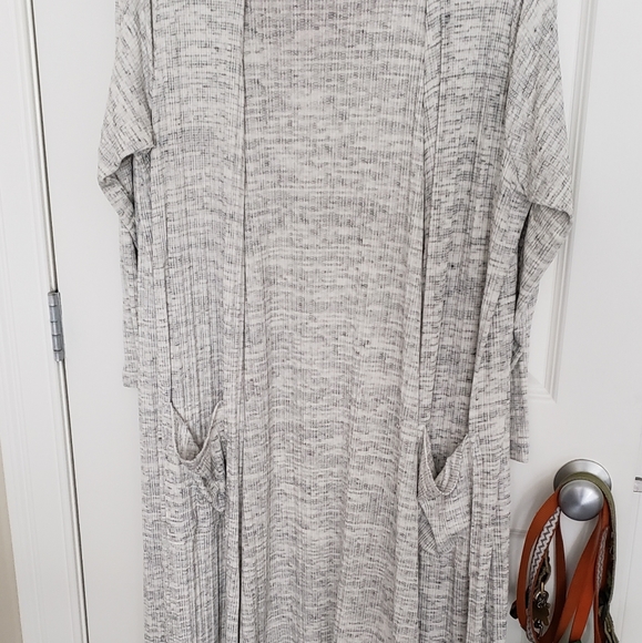 Sarah - Picture 3 of 4